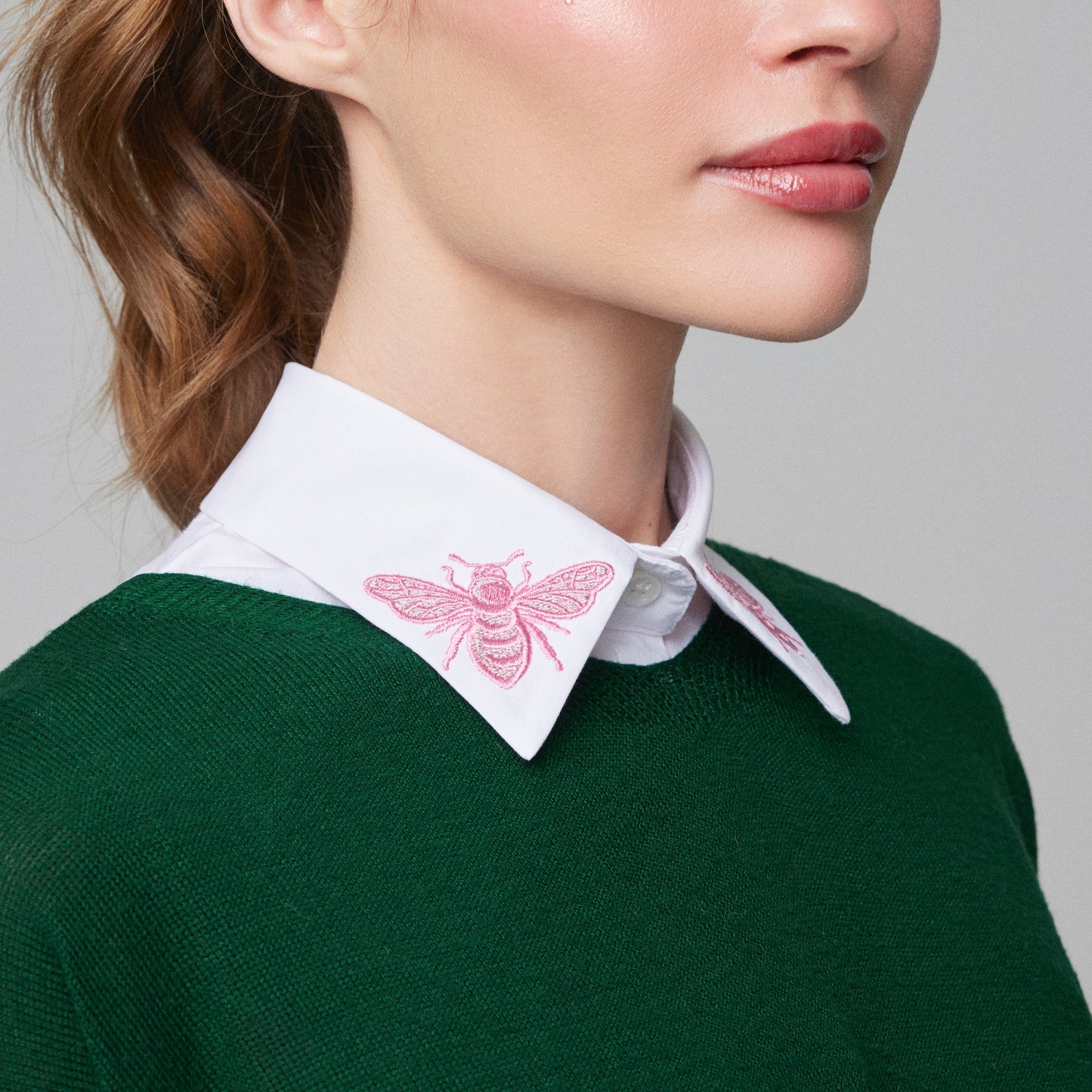 Queen Bee Embroidered Detachable Collar