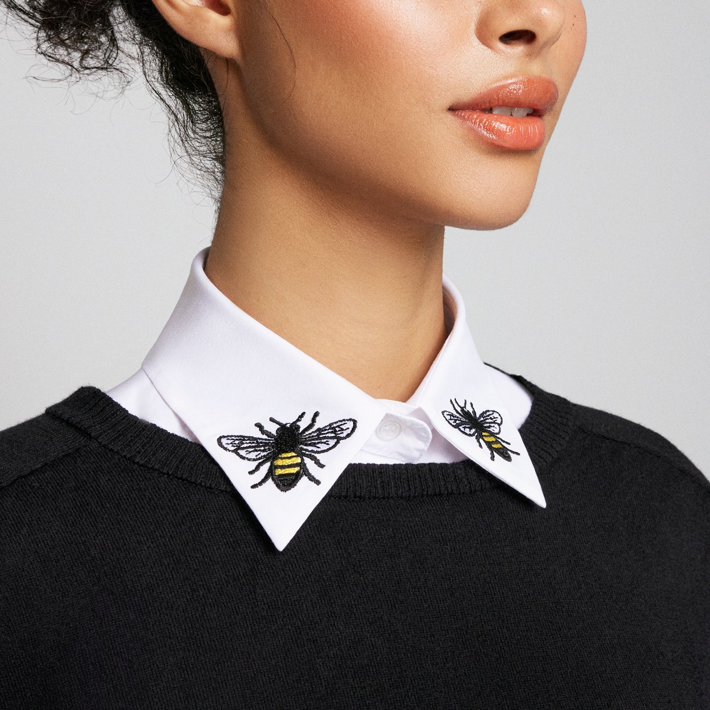 Bumble Bee Embroidered Detachable Collar